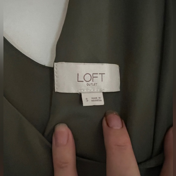 Loft Army Green size small tank - Picture 5 of 5